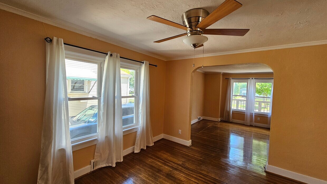 Primary Photo - 362 Windermere Blvd
