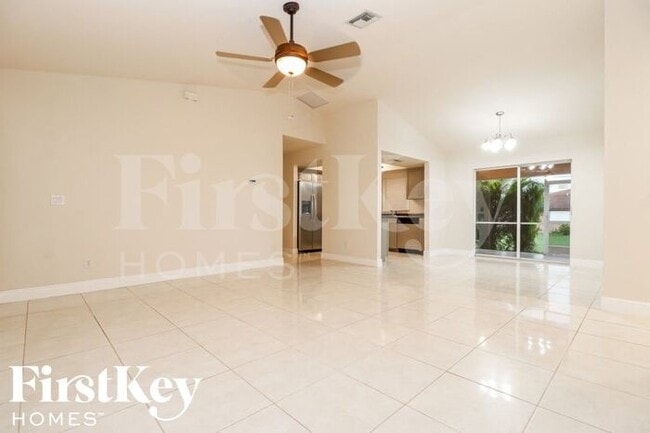 Foto del edificio - 513 SE 6th Pl