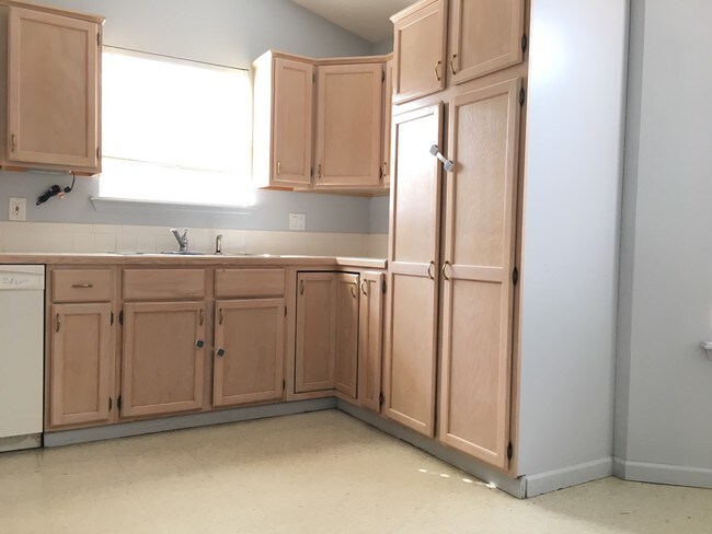 Building Photo - 3813 Lew Wallace Dr