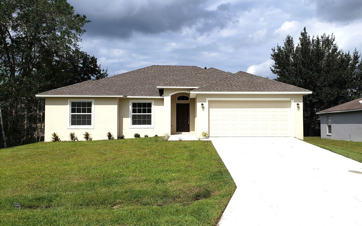 Foto principal - 2-Year-Old Home; 4 Bedrooms; Open Floor Pl...