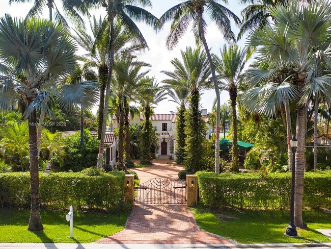Building Photo - 394 S Hibiscus Dr