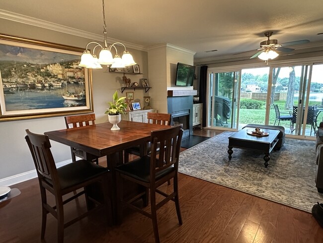 Building Photo - Waterfront 2 bedroom 2 full bath condo AVA...