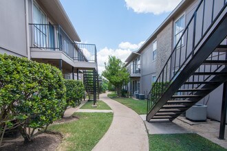 Ranchwood Apartments photo'