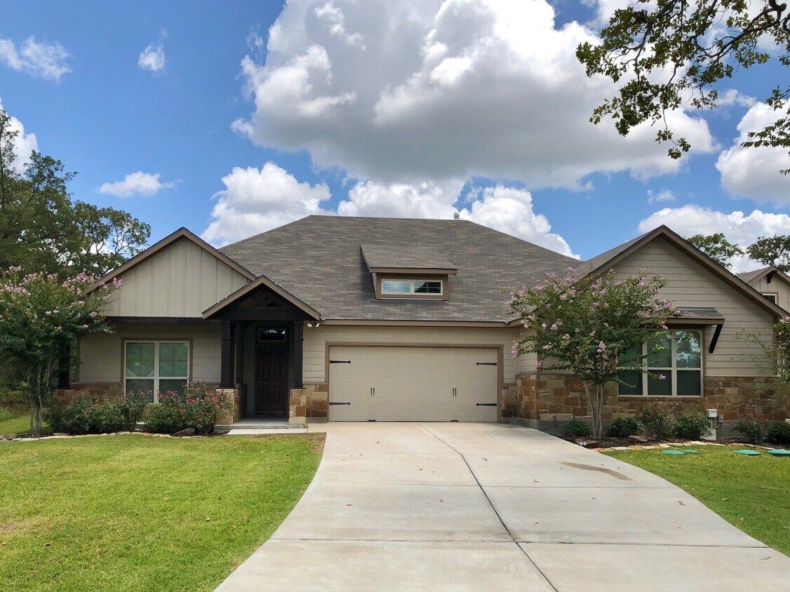Primary Photo - 17293 Cedar Rock Ct
