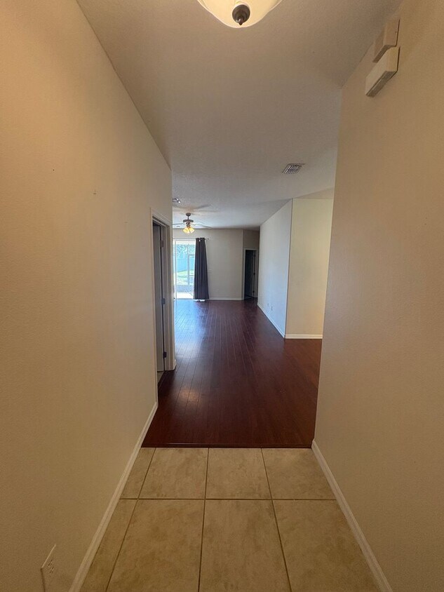 Primary Photo - 3 Bed / 2 Bath Home in Mt. Dora – w/ Amenities!