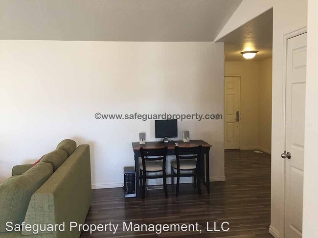 Building Photo - 2074 Hickock Way