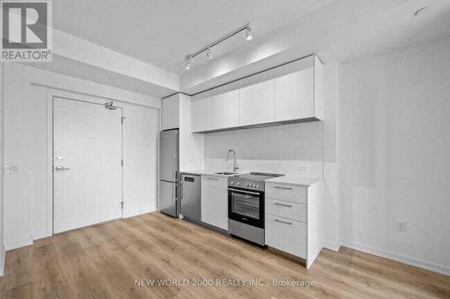 Photo du bâtiment - 101 Roehampton Ave