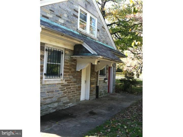 Primary Photo - 6363 Overbrook Ave