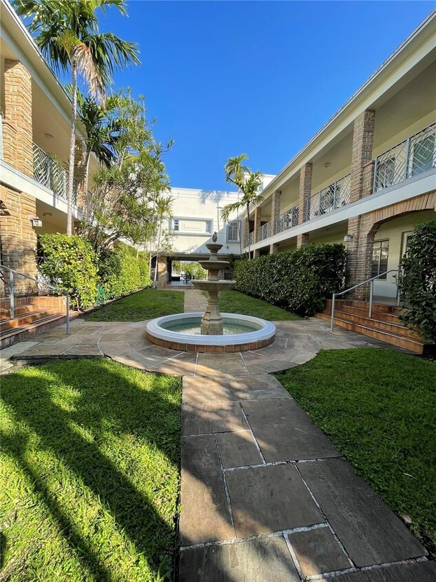 Foto principal - 2133 Calais Dr