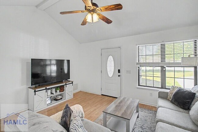 Foto del edificio - 219 Kevin Rd