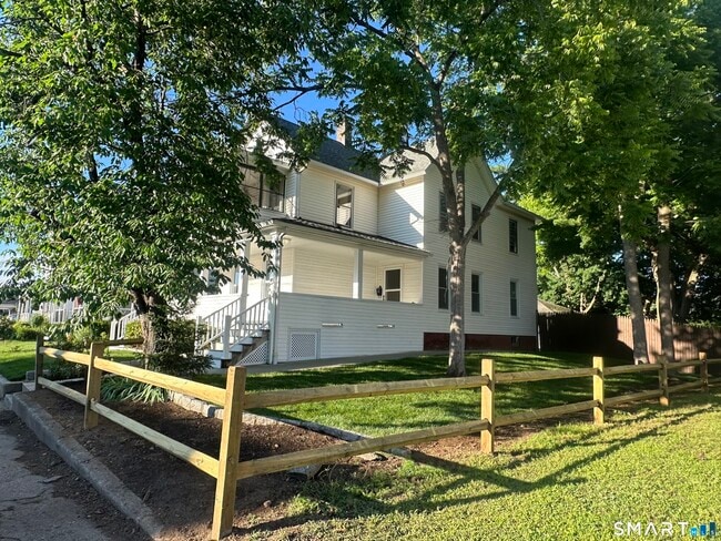 Building Photo - 46 Holbrook St