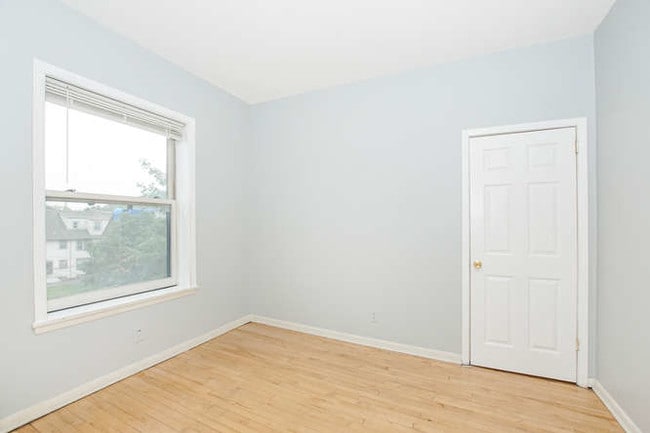 Building Photo - 615 5th Ave SE
