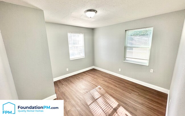 Foto del edificio - 1165 Krayer St