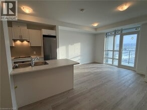 Building Photo - 461 Green Rd