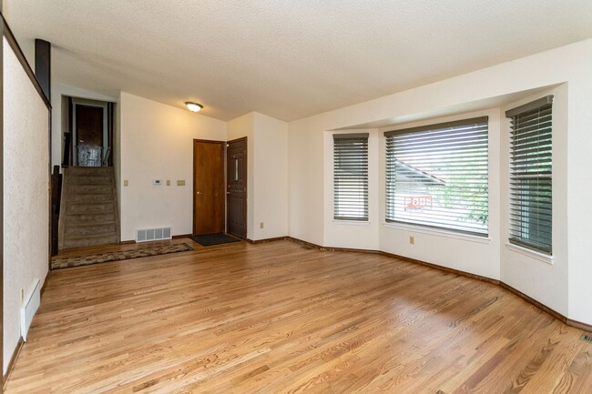 Building Photo - Beautiful Briargate Home on a Spacious Cor...