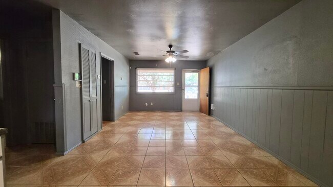 Foto del edificio - 6108 Avenue W