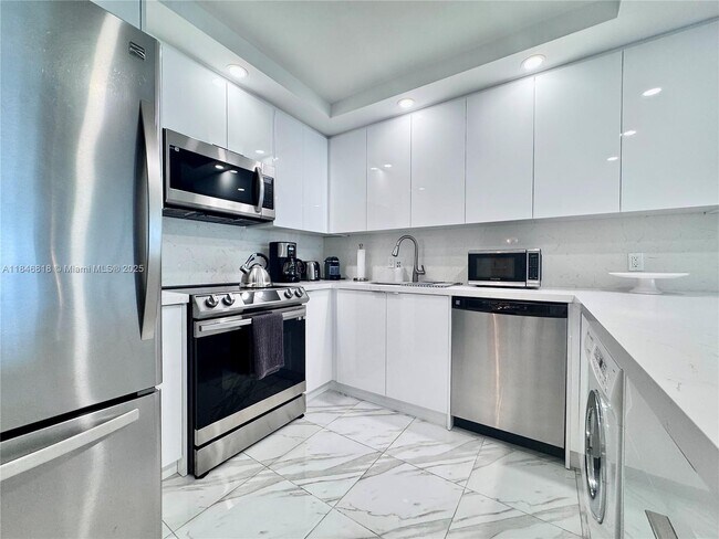 Foto del edificio - 2851 NE 183rd St