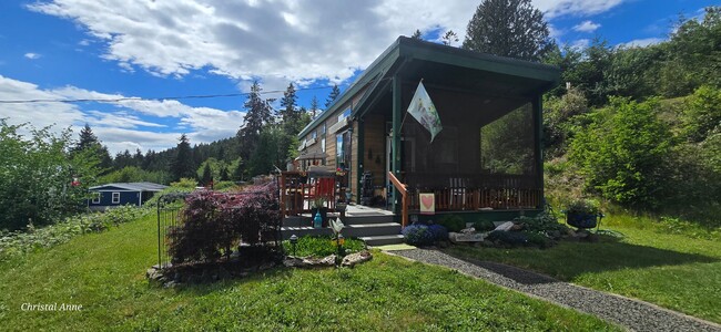 Building Photo - Fabulous Cabin over Hood Canal