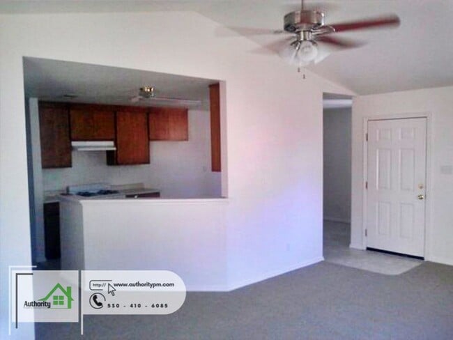 Foto del edificio - 3847 Red Bluff St