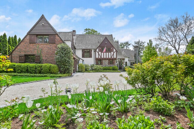 Foto del edificio - 7 Orchard Dr