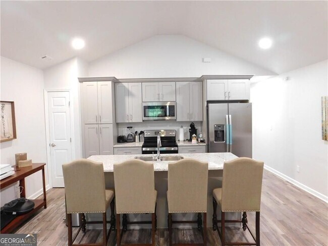 Foto del edificio - 213 Claire Dr SE