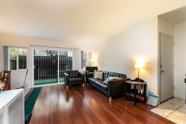 living room - 4931 Indian Wood Rd