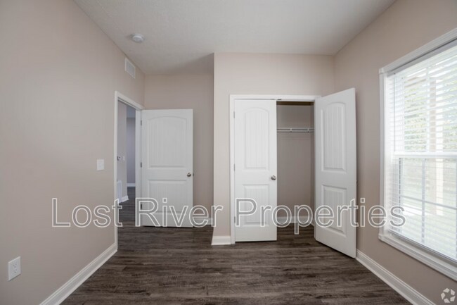 Foto del edificio - 4496 Wilford Ln