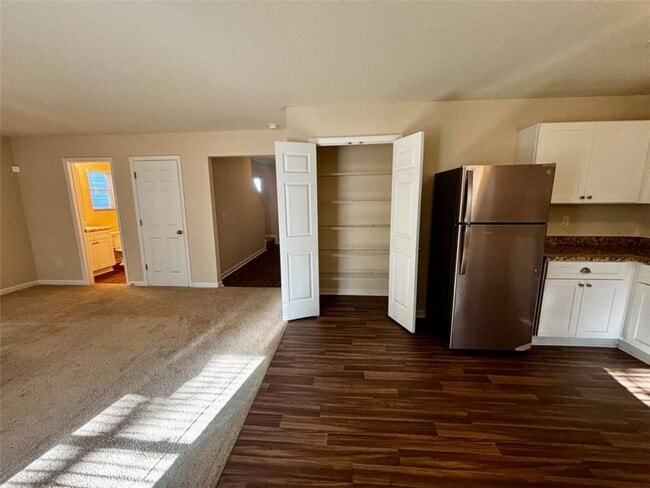 Building Photo - 637 Carlton Pointe Dr