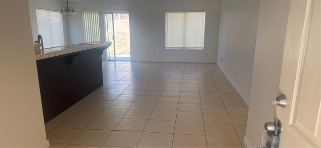 Foto del edificio - 530 Sunset Meadow Ln