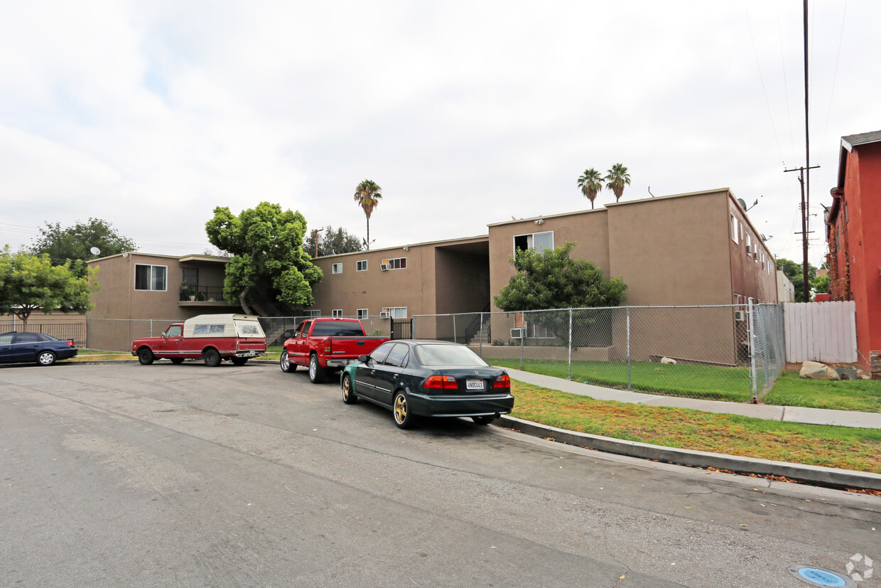 Primary Photo - Tamarack Villas