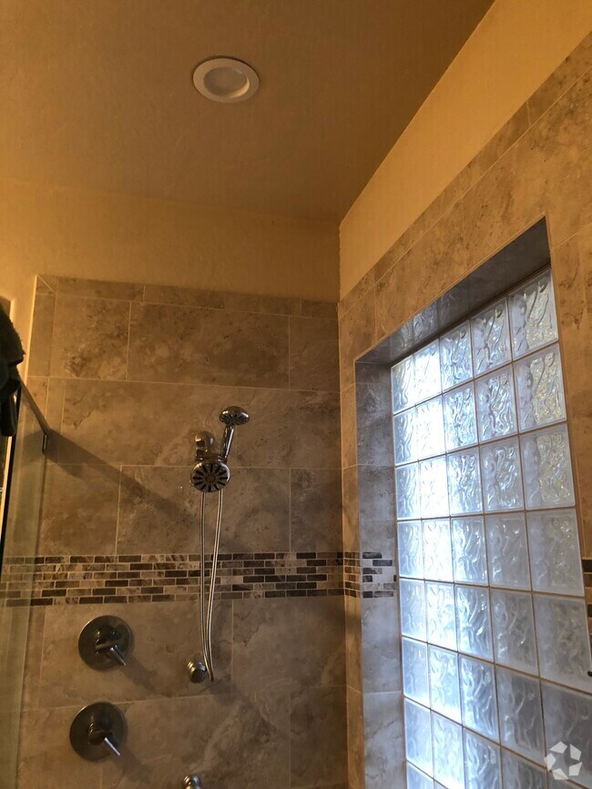 Casa Grande Lakes Apartments for Rent with Utilities Included Casa