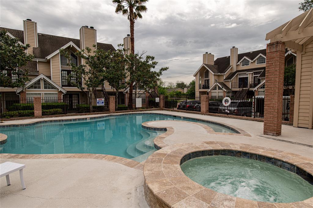 The Townes of Kingsbridge - 14235 Bissonnet St Houston, TX 77083 ...