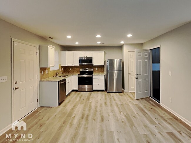 Building Photo - 6108 Fazenda Drive