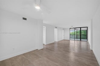 Building Photo - 2812 N 46th Ave