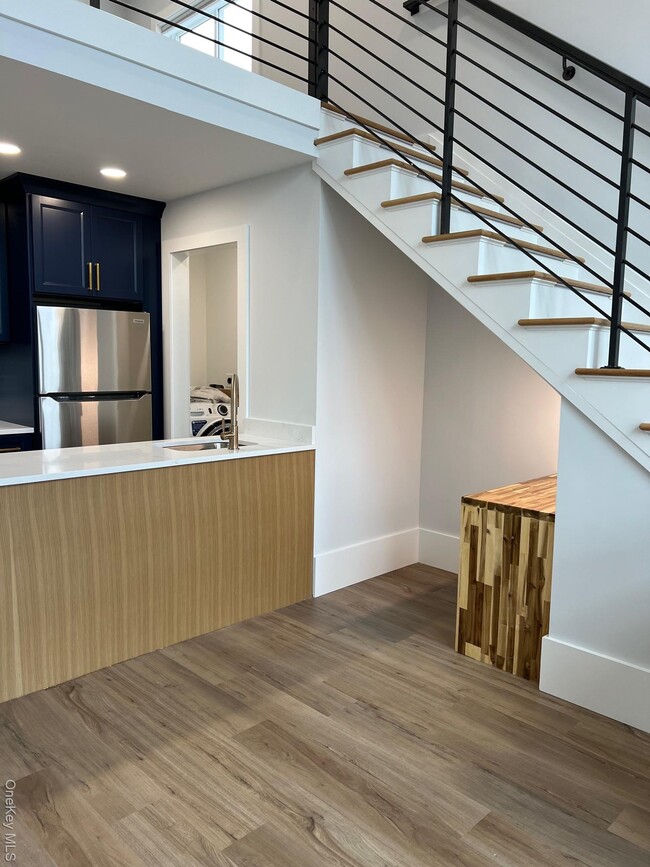 Building Photo - 42 N Main St