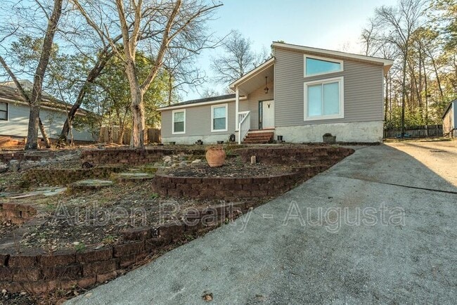 Building Photo - 250 Brooks Dr