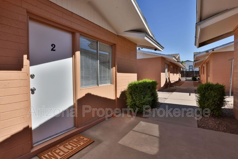 Photo - 1702 W. Vogel Ave.