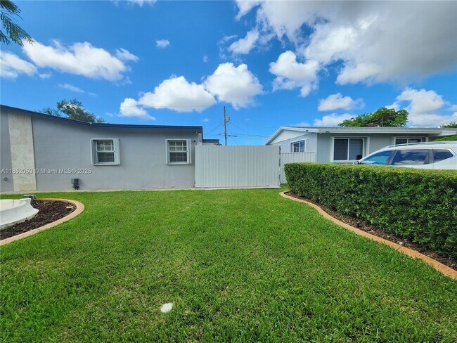 Foto del edificio - 10500 SW 200th Terrace