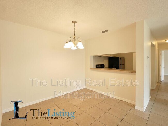 Building Photo - 5225 Via Hacienda Cir