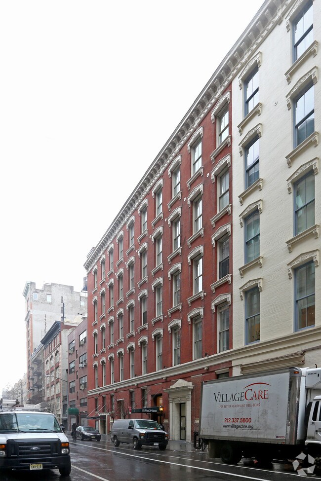 Building Photo - Chelsea 121