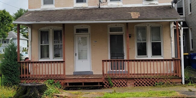 Building Photo - 109 Werner St