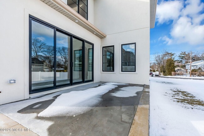 Building Photo - 497 Norwood Ave