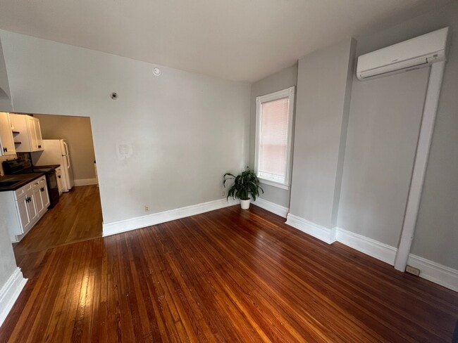 Foto del edificio - 2711 W Grace St