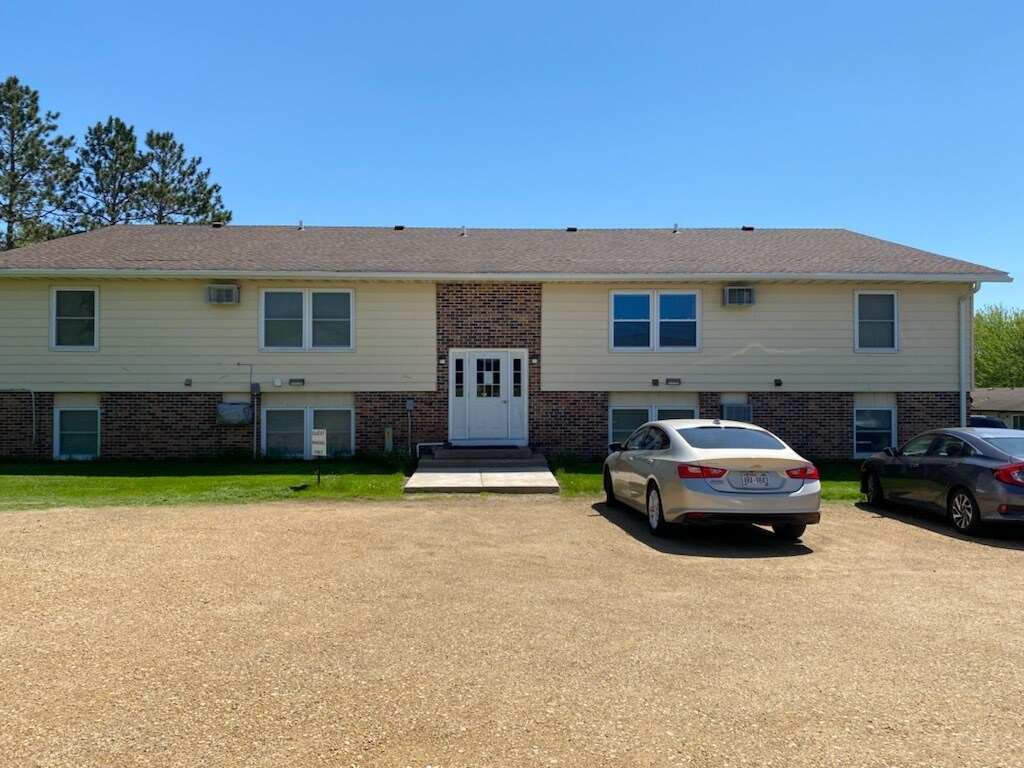 710 Hillcrest St Unit 11, Baldwin, WI 54002 Apartments in Baldwin, WI