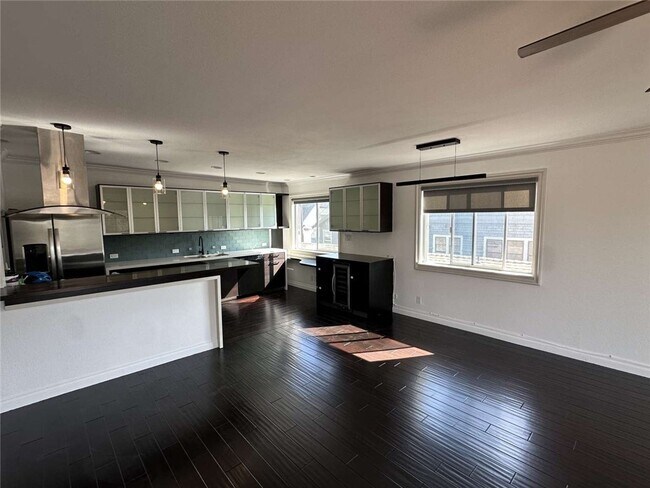 Foto del edificio - 36 Breeze Ave