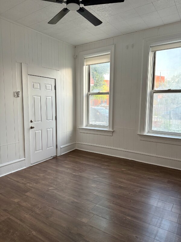 Foto del edificio - 2161 W Coulter St