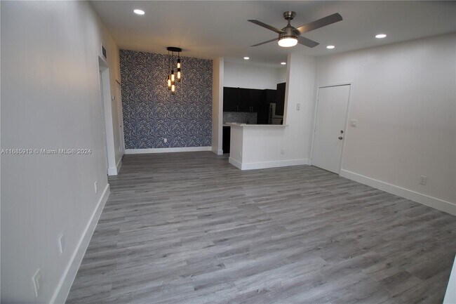 Building Photo - 9719 Hammocks Blvd