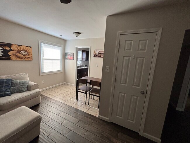 Foto del edificio - 4012 E 27th St