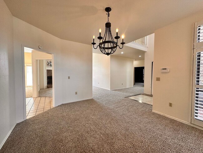 Foto del edificio - Spacious 4 Bed in Deer Creek