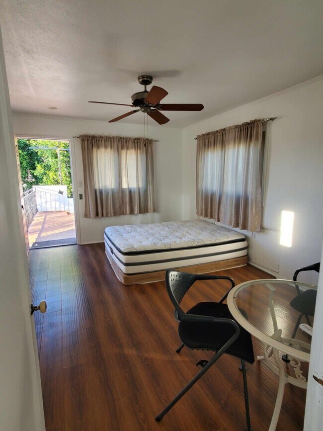 Studio Bedroom/Dining Area - 10723 Lurline Ave